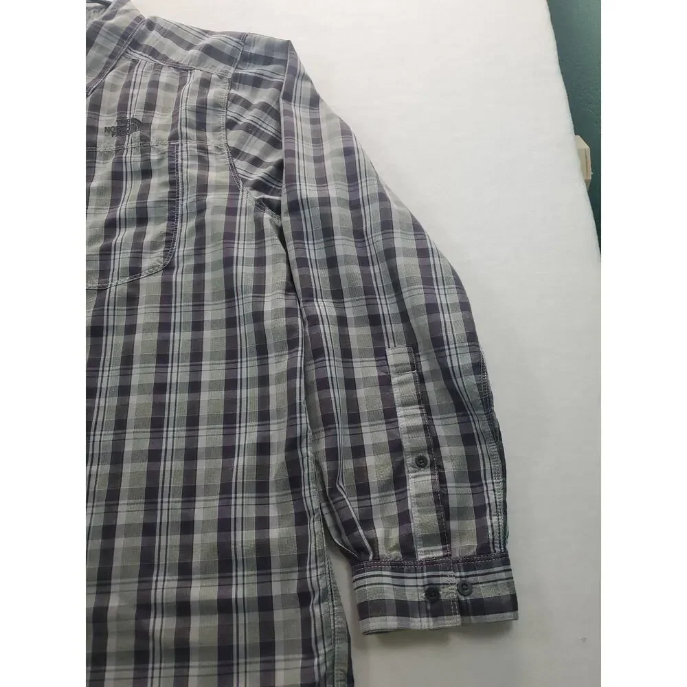 The North Face collared plaid men’s button front shirt